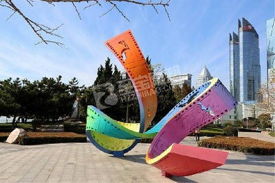 廣場落地?cái)[件創(chuàng)意飄帶不銹鋼雕塑定制